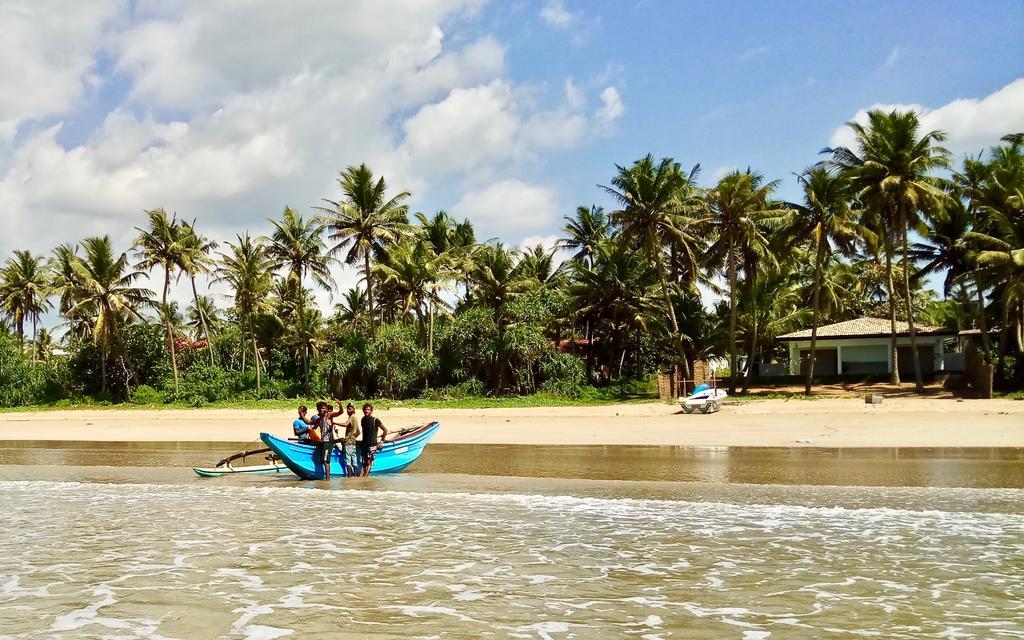 Open Sky Bed and Breakfast Weligama Buitenkant foto
